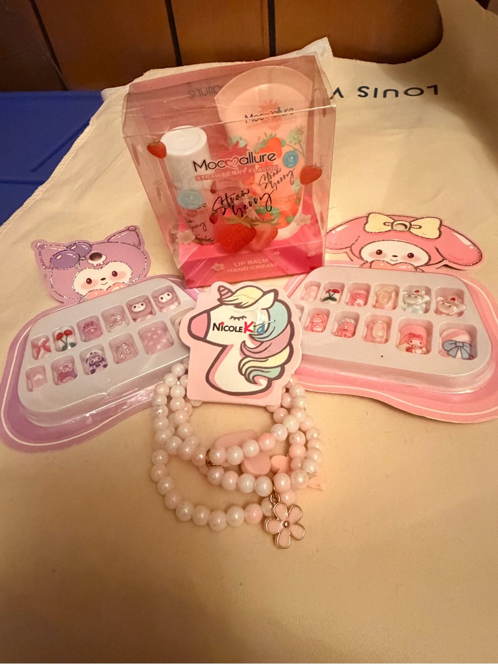 Nicole Kids Pink Beaded Bracelet Set with Floral Charm and Press-On Nails